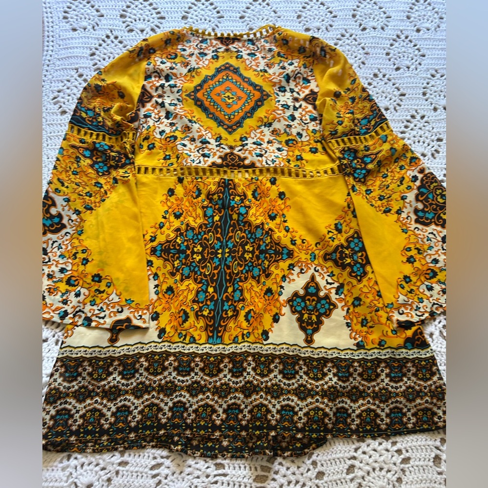 Umgee Tunic Size M Crochet Bohemian Bell Sleeves Yellow Layering Boutique - Picture 8 of 11